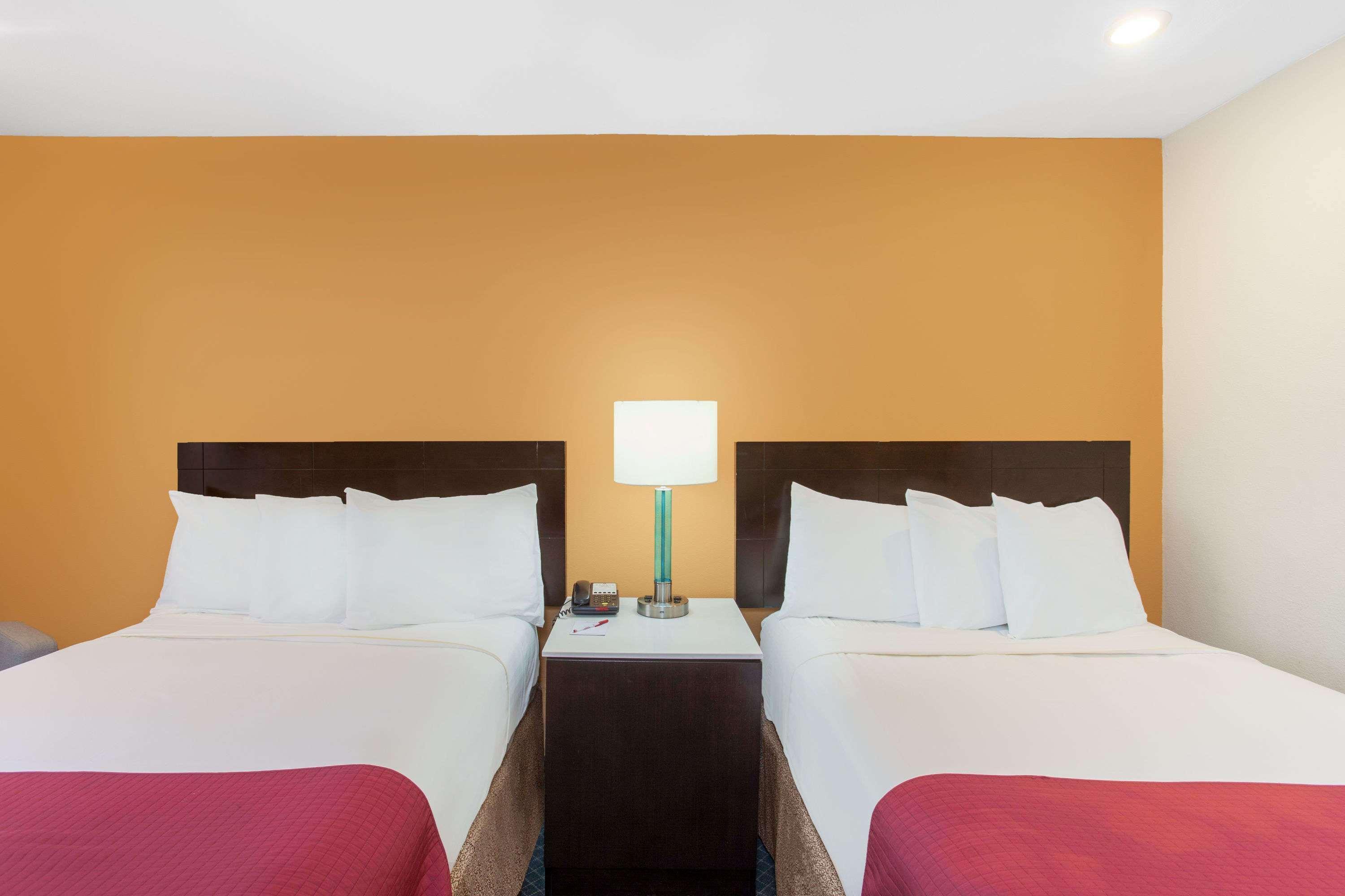 Ramada By Wyndham Culver City Λος Άντζελες Εξωτερικό φωτογραφία