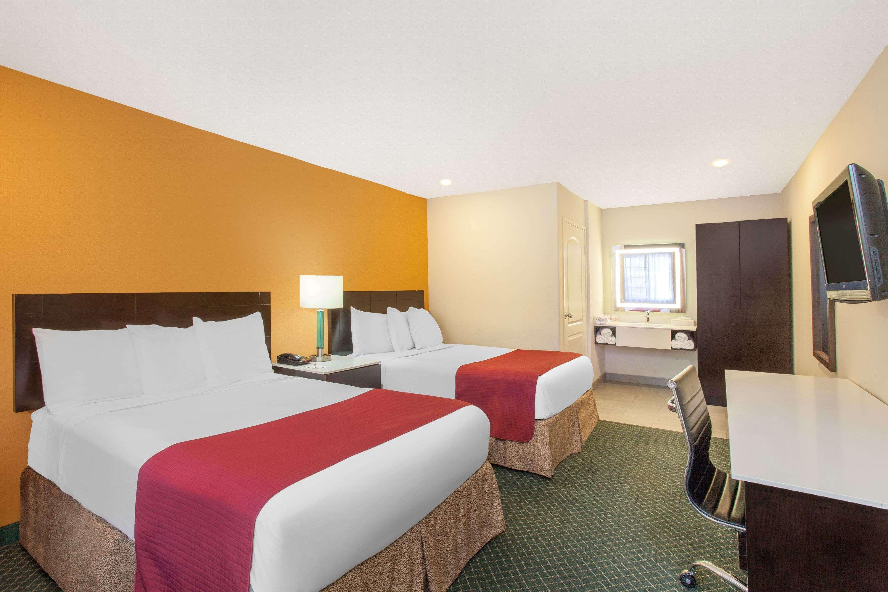 Ramada By Wyndham Culver City Λος Άντζελες Εξωτερικό φωτογραφία