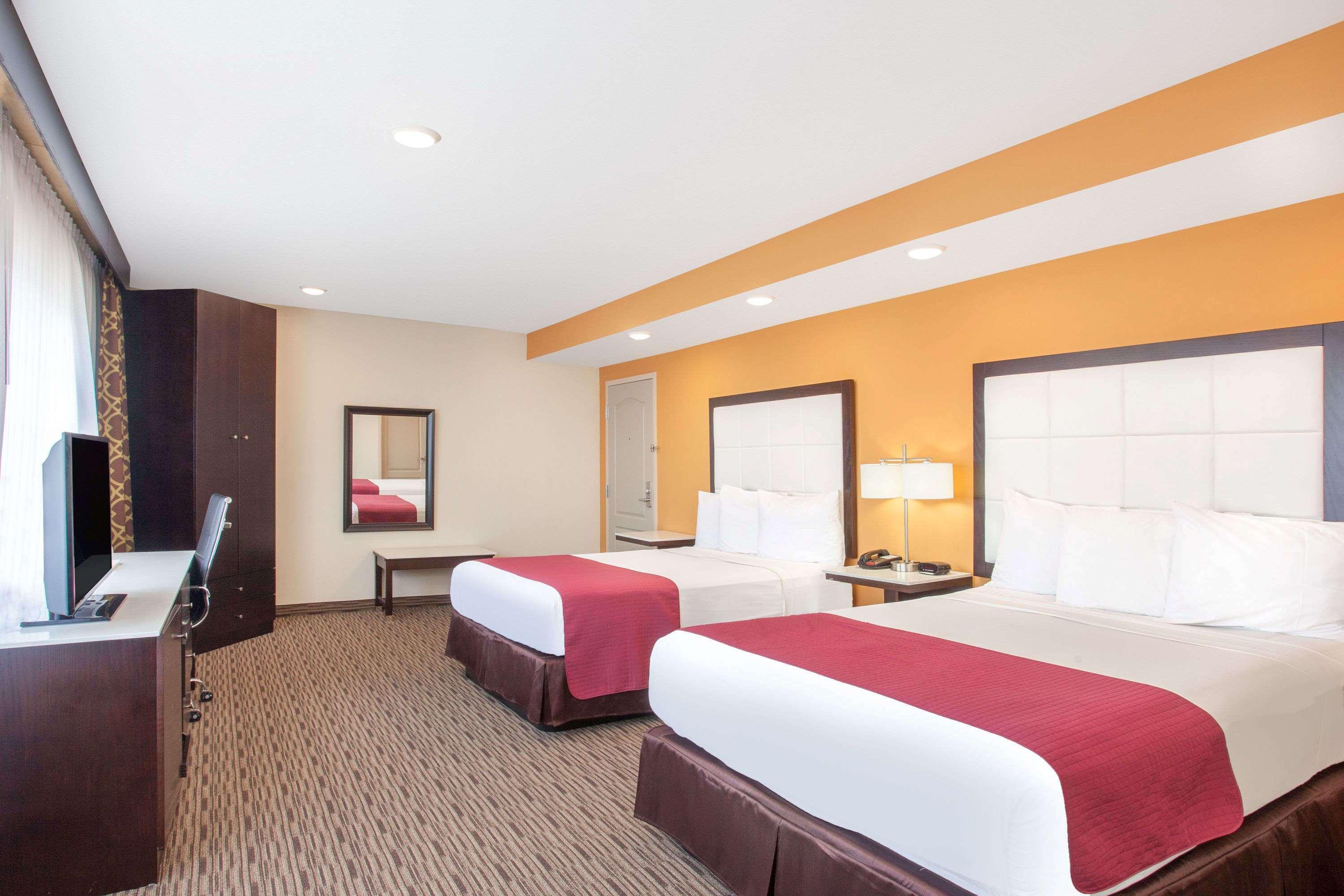 Ramada By Wyndham Culver City Λος Άντζελες Εξωτερικό φωτογραφία