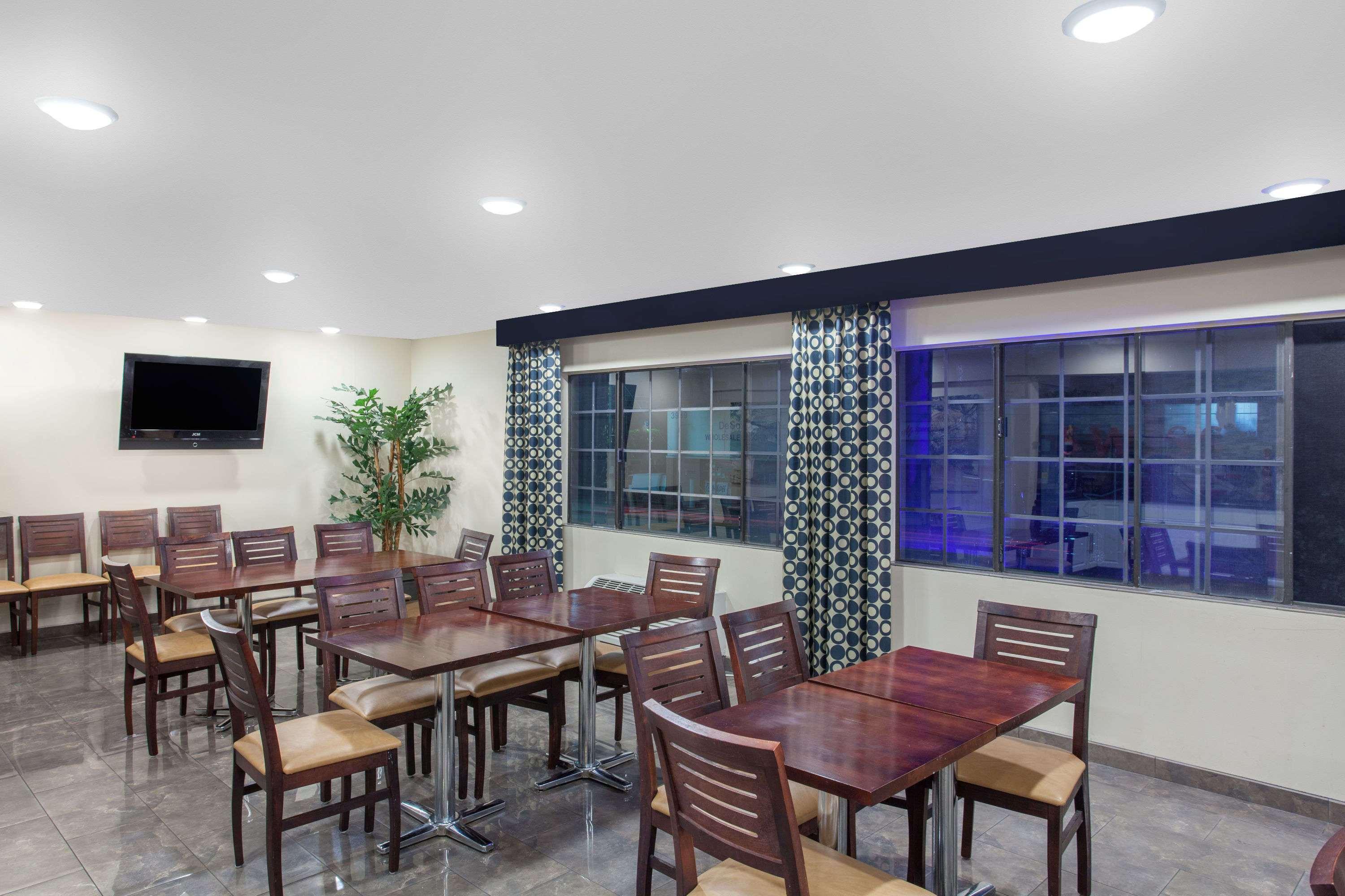 Ramada By Wyndham Culver City Λος Άντζελες Εξωτερικό φωτογραφία