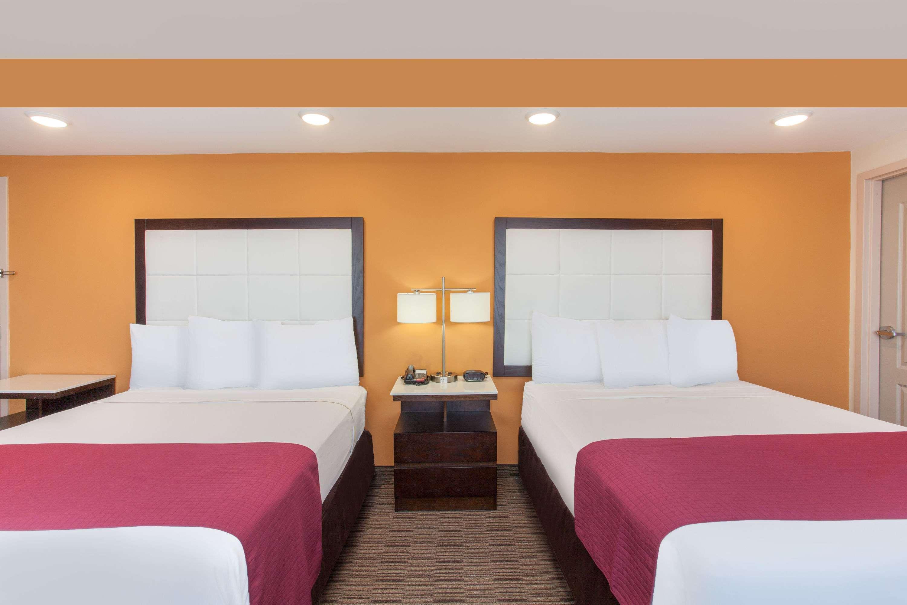 Ramada By Wyndham Culver City Λος Άντζελες Εξωτερικό φωτογραφία