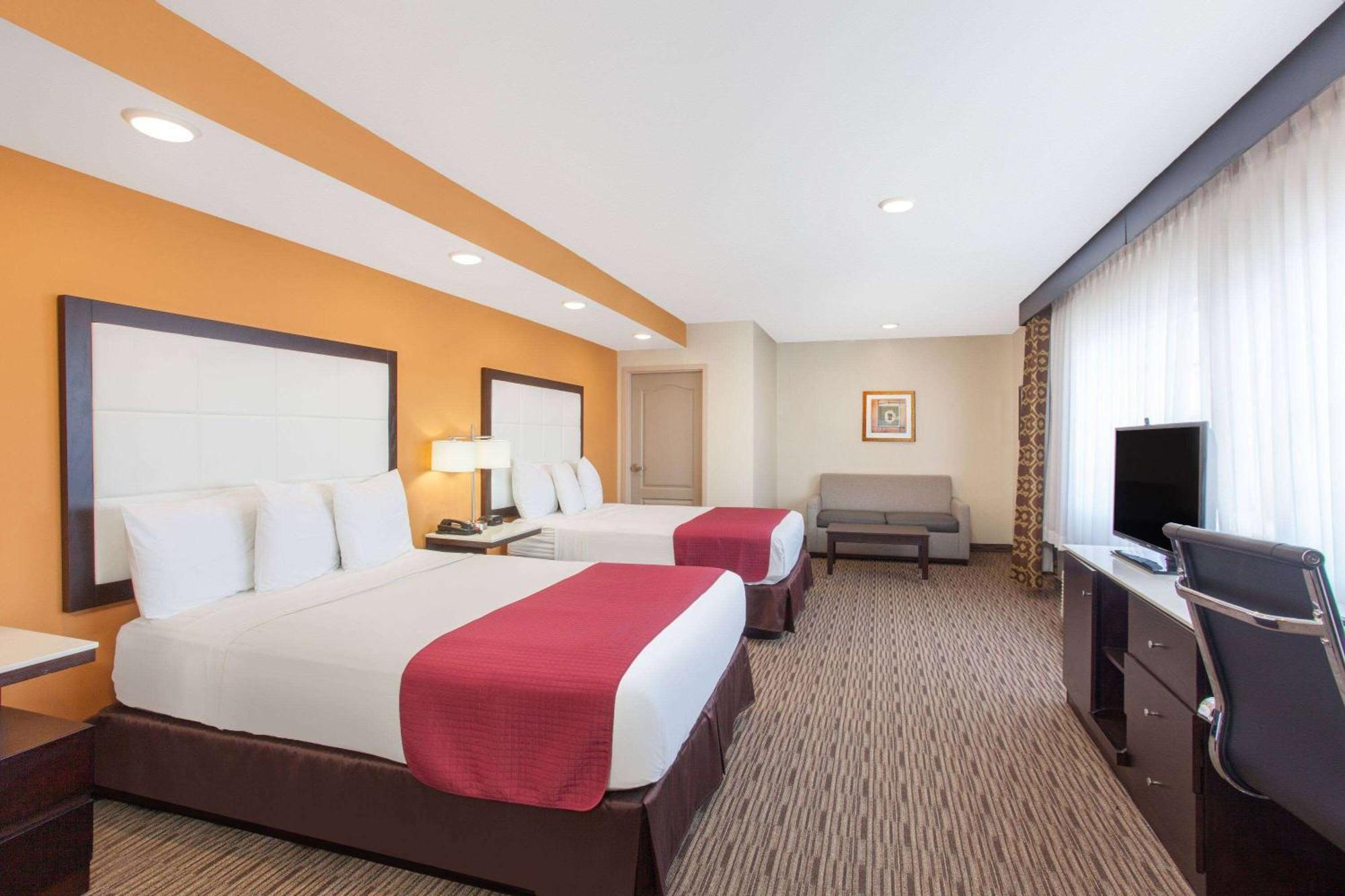 Ramada By Wyndham Culver City Λος Άντζελες Εξωτερικό φωτογραφία